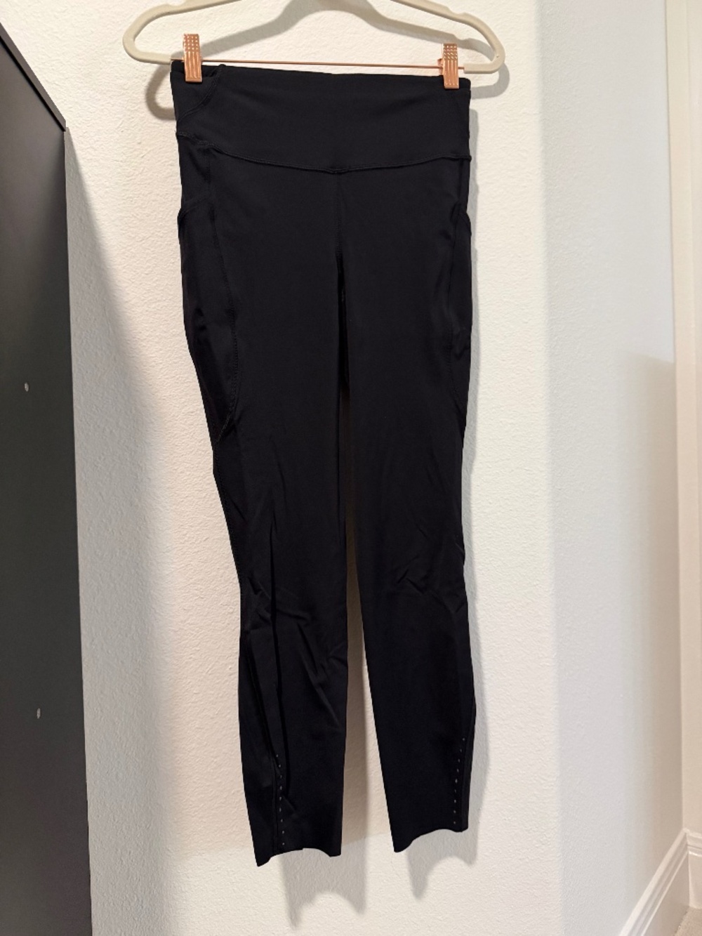EUC Lululemon Black Fast and Free Tight II 25", Size 6